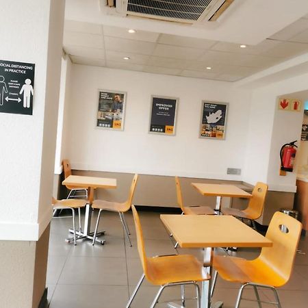 Ecomotel Grayston Previously Known As Sun1 Wynberg Йоханесбург Екстериор снимка