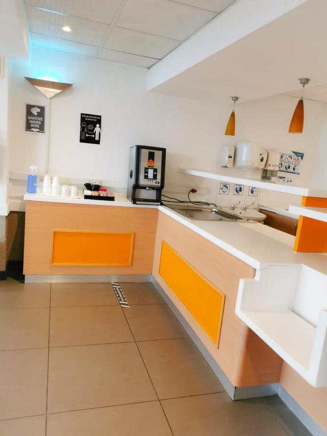 Ecomotel Grayston Previously Known As Sun1 Wynberg Йоханесбург Екстериор снимка
